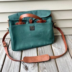Filson Briefcase 256 in Hemlock